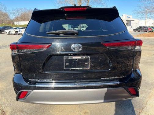 2023 Toyota Highlander Platinum