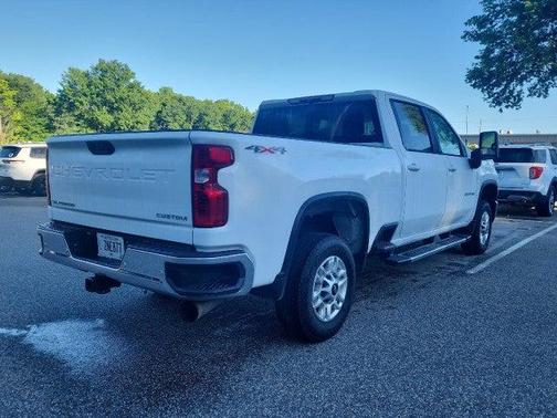 Summit White 2025 Chevrolet Silverado 2500 LT