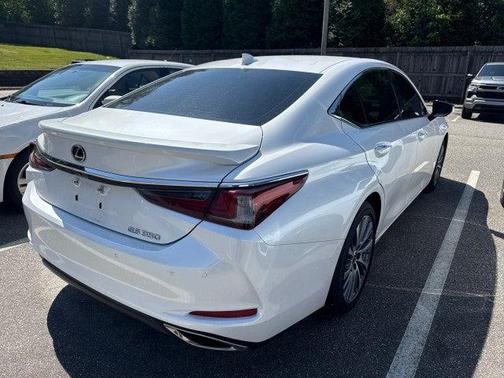Eminent White Pearl 2021 Lexus ES 350 Base