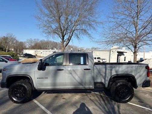 2024 Chevrolet Silverado 2500 4WD Crew Cab Standard Bed ZR2