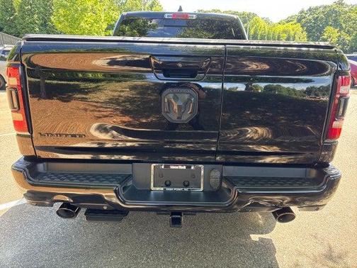 Diamond Black Crystal Pearlcoat 2021 RAM 1500 Limited