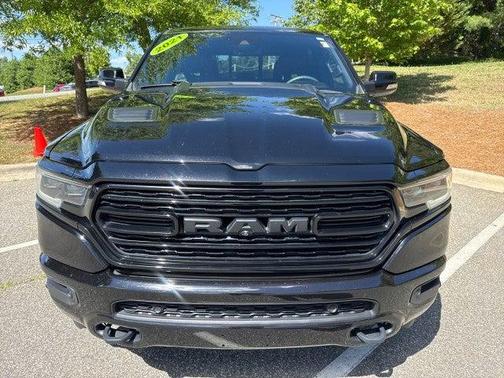 Diamond Black Crystal Pearlcoat 2021 RAM 1500 Limited