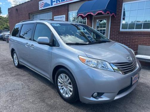 2015 Toyota Sienna XLE