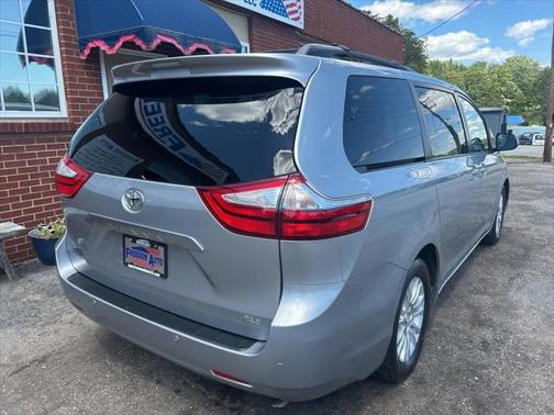 2015 Toyota Sienna XLE