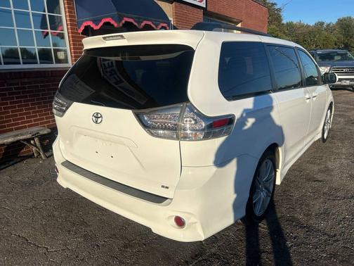 2016 Toyota Sienna SE Premium