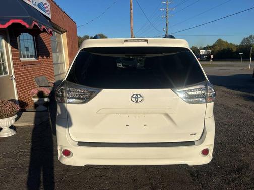 2016 Toyota Sienna SE Premium
