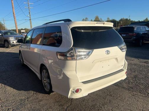 2016 Toyota Sienna SE Premium
