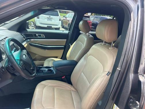 Gray 2016 Ford Explorer XLT