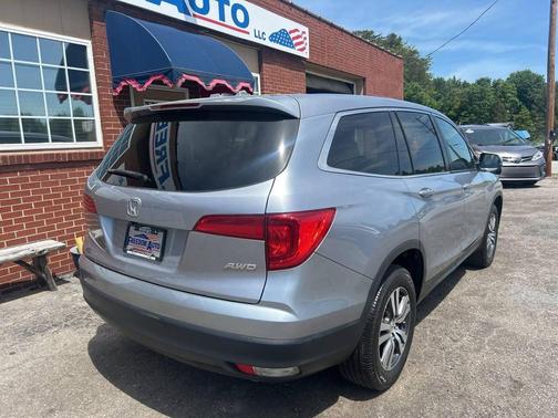Modern Steel Metallic 2017 Honda Pilot EX