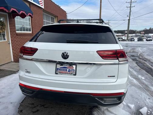 2022 Volkswagen Atlas Cross Sport 2.0T SE