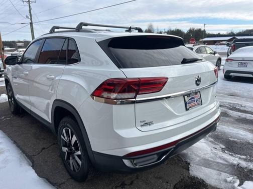 2022 Volkswagen Atlas Cross Sport 2.0T SE