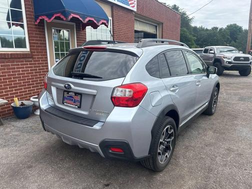 Ice Silver Metallic 2017 Subaru Crosstrek 2.0i Premium
