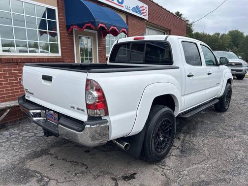 2015 Toyota Tacoma Base