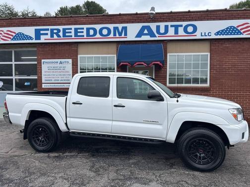 2015 Toyota Tacoma Base