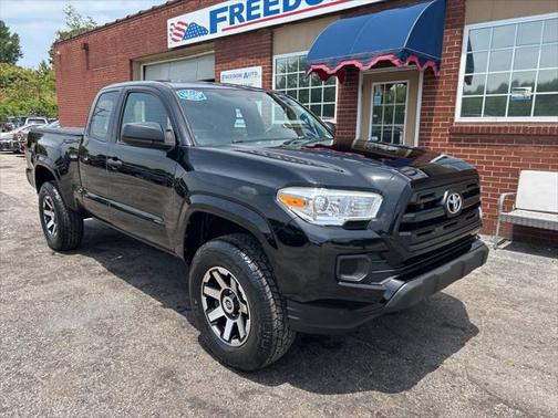 2016 Toyota Tacoma SR