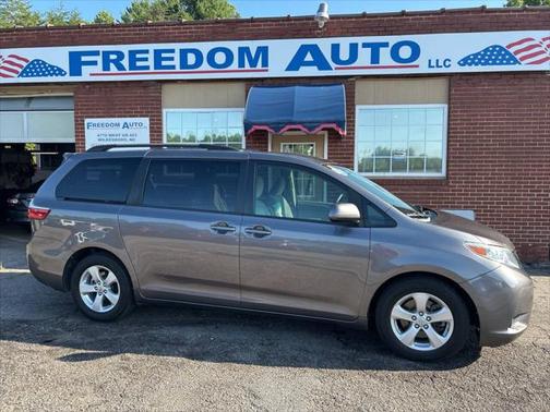 2015 Toyota Sienna LE