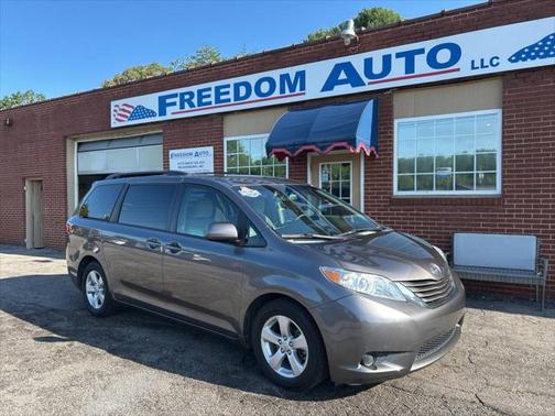 2015 Toyota Sienna LE