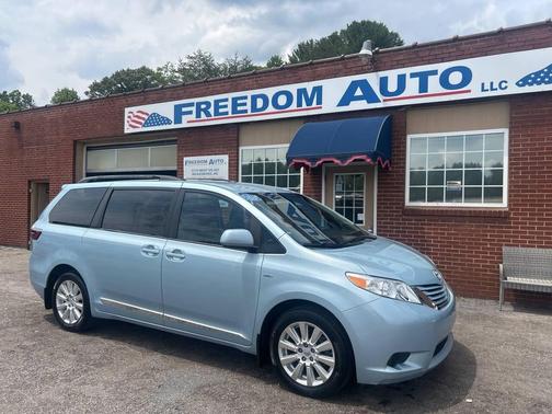 Blue 2017 Toyota Sienna LE