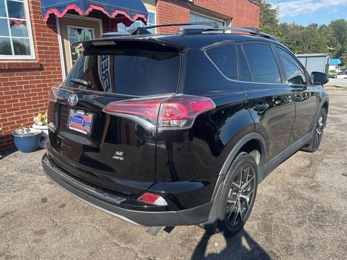 2017 Toyota RAV4 SE