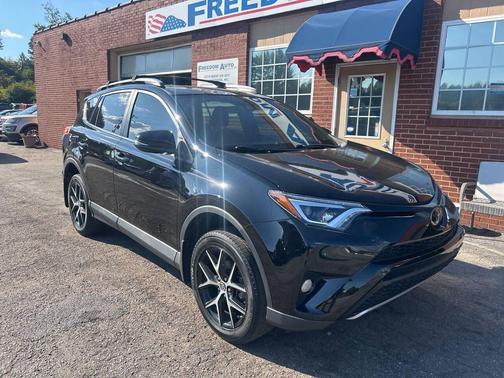 2017 Toyota RAV4 SE