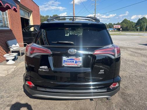 2017 Toyota RAV4 SE