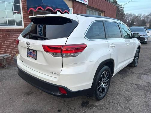2018 Toyota Highlander SE