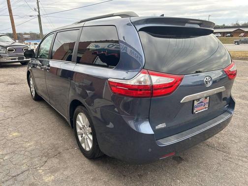 2017 Toyota Sienna Limited Premium