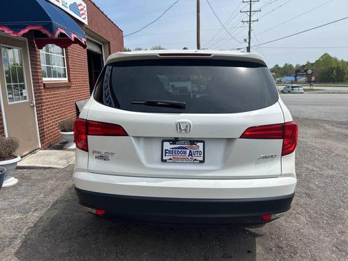 White Diamond Pearl 2018 Honda Pilot EX-L