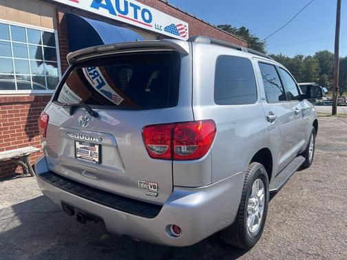 2016 Toyota Sequoia SR5