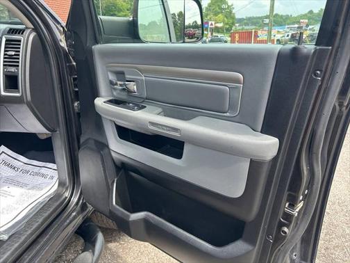 2017 RAM 2500 SLT Crew Cab 4x4 6'4' Box