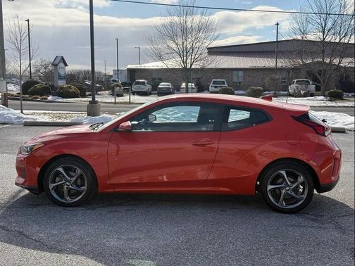 2020 Hyundai Veloster 2