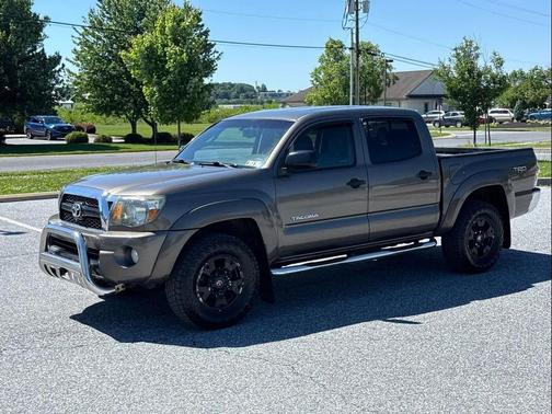 Brown 2011 Toyota Tacoma Double Cab