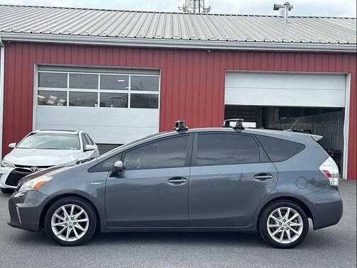 2012 Toyota Prius v Five