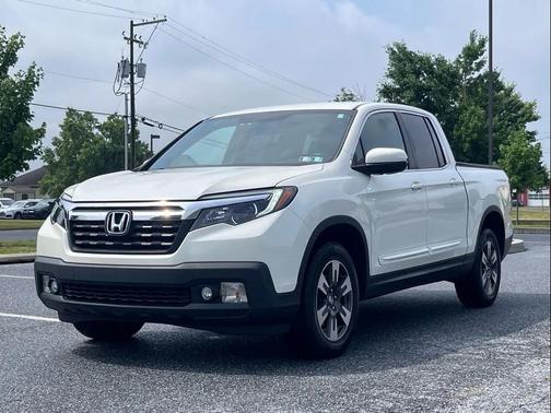 White 2018 Honda Ridgeline RTL