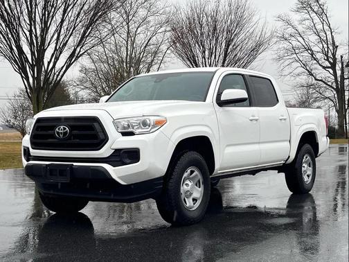 2022 Toyota Tacoma SR