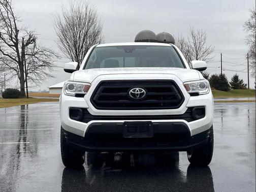 2022 Toyota Tacoma SR