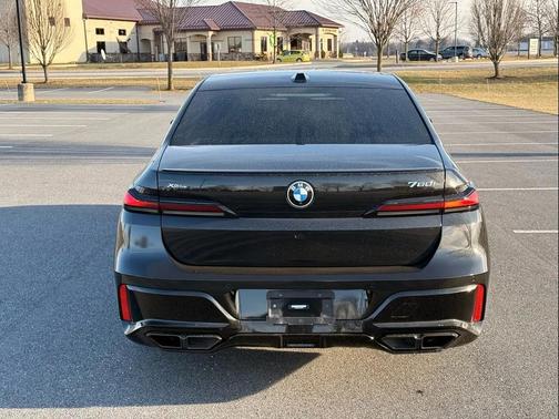 2023 BMW 760 i xDrive