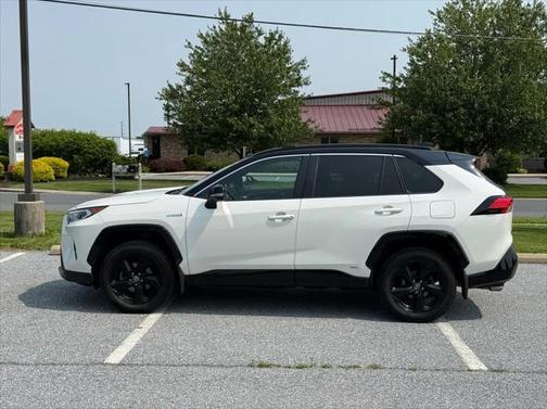 2019 Toyota RAV4 Hybrid SE