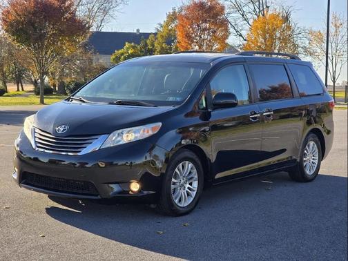 2016 Toyota Sienna XLE