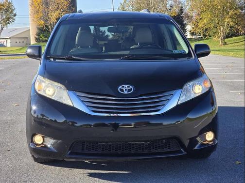 2016 Toyota Sienna XLE