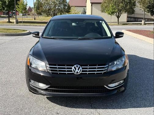 2013 Volkswagen Passat 2.0 TDI SE w/ Sunroof