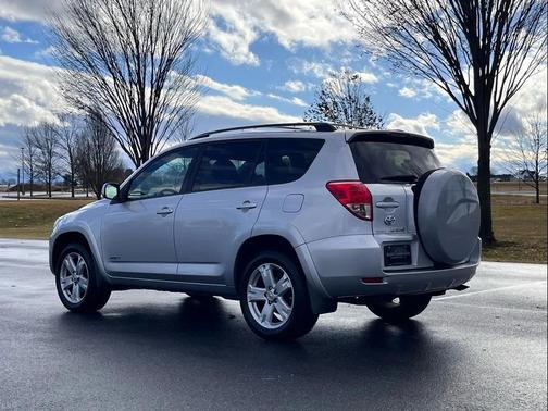 2007 Toyota RAV4 Sport