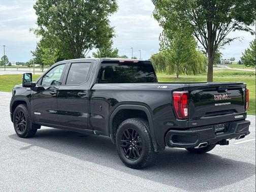 Onyx Black 2024 GMC Sierra 1500 Elevation