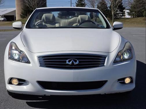 2014 INFINITI Q60 Base