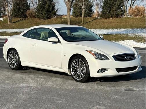 2014 INFINITI Q60 Base