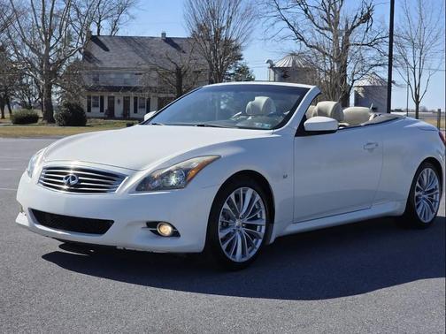 2014 INFINITI Q60 Base
