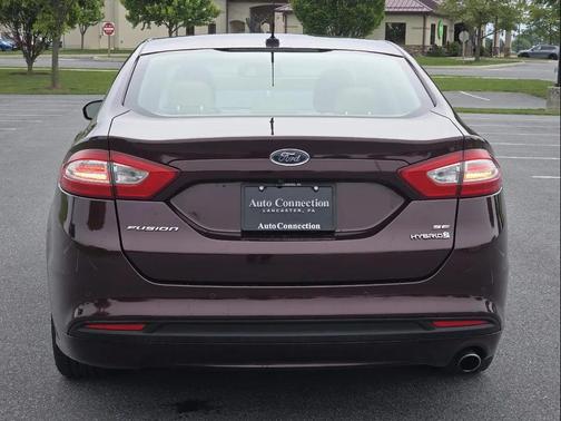 Red 2013 Ford Fusion SE