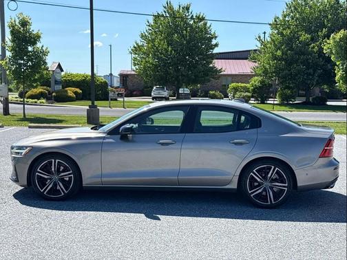 Birch Light Metallic 2019 Volvo S60 T6 R-Design