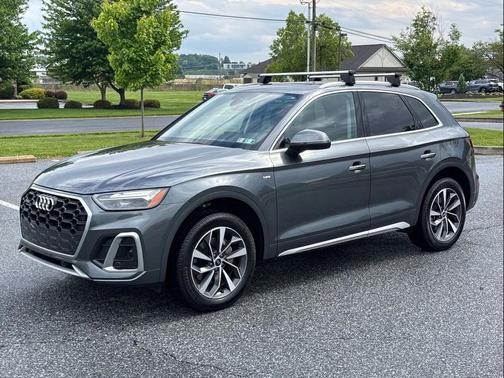 Daytona Gray Pearl Effect 2024 Audi Q5 45 S line Premium