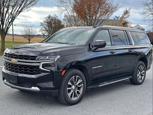 2023 Chevrolet Suburban LS
